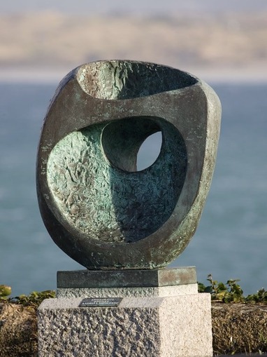 Barbara Hepworth Sculpture